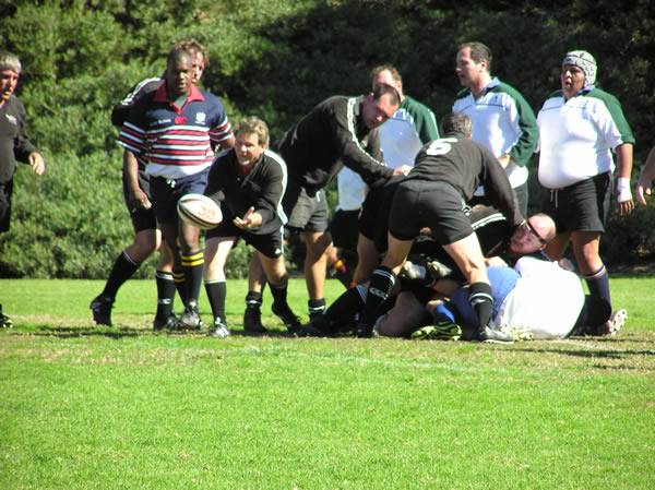 Crooks passing from the back of a ruck